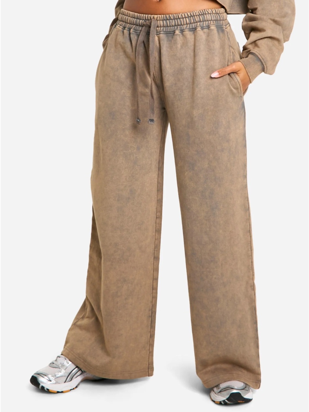 Boohoo Women’s Brown Acid Washed Drawstring Joggers- Petite
